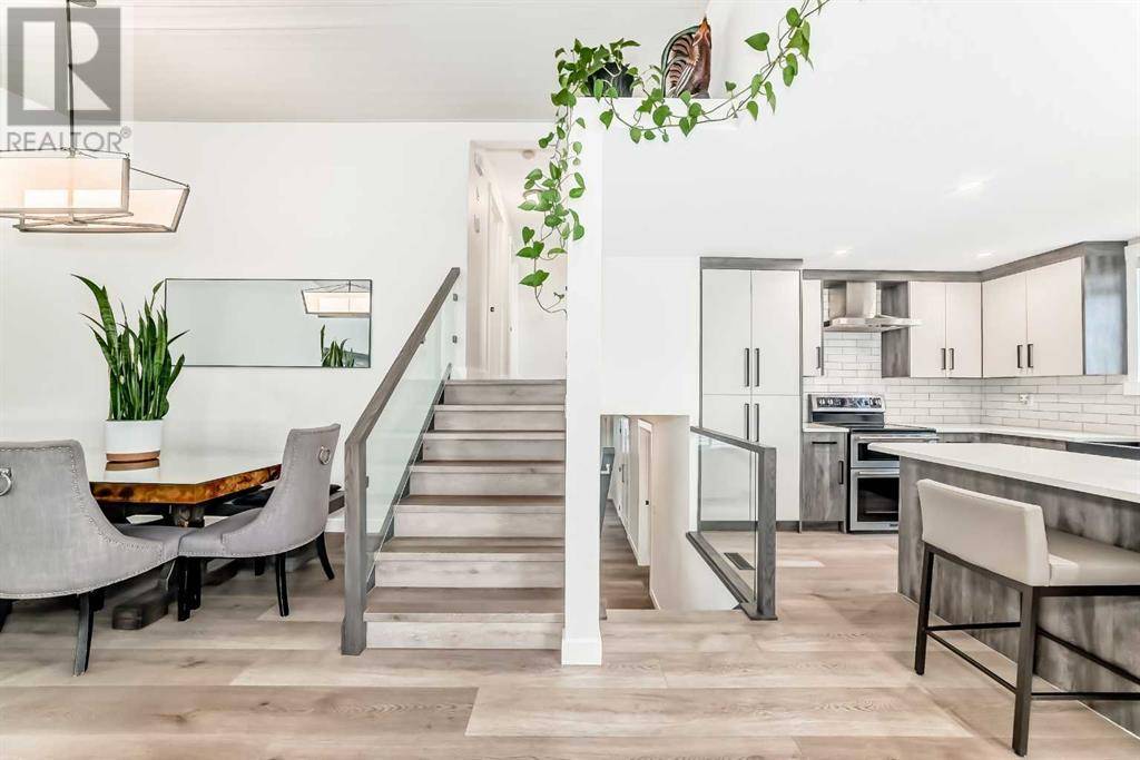 Calgary, AB T3H1K8,39 Strandell Crescent SW