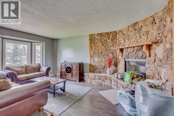 Fort Mcmurray, AB T9K1G4,153 Caldwell Crescent