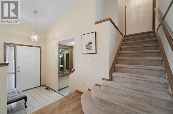 Calgary, AB T2Y2Y5,589 Shawinigan Drive SW