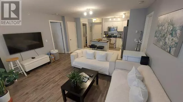 402, 2000 applevillage Court SE, Calgary, AB T2A7Z4