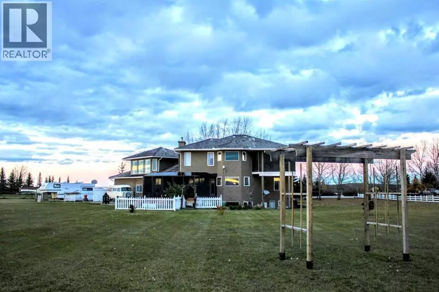 108 Pleasant View Heights, Rural Rocky View County, AB T4C2B3