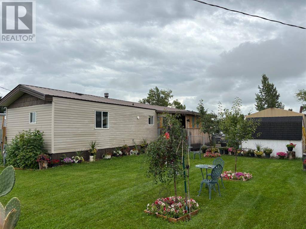 Magrath, AB T0K1J0,30, 266 N 2 Street W