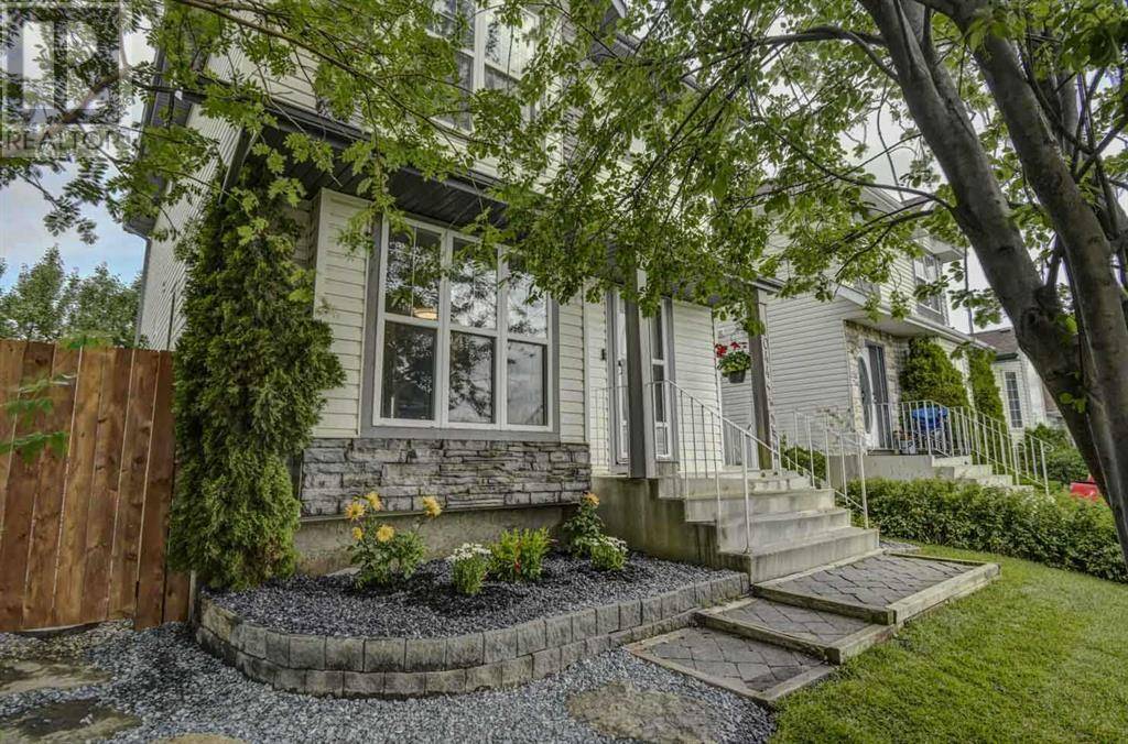 1044 Country Hills Circle NW, Calgary, AB T3K4X1
