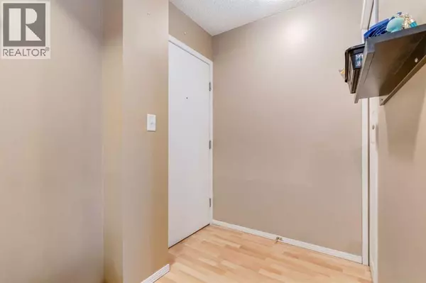 Calgary, AB T2P2M5,716, 1111 6 Avenue SW