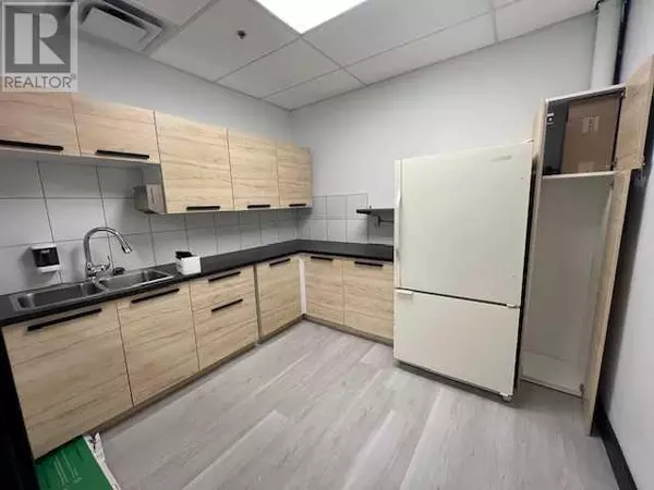 Calgary, AB T2E2P8,1015 Centre Street NW