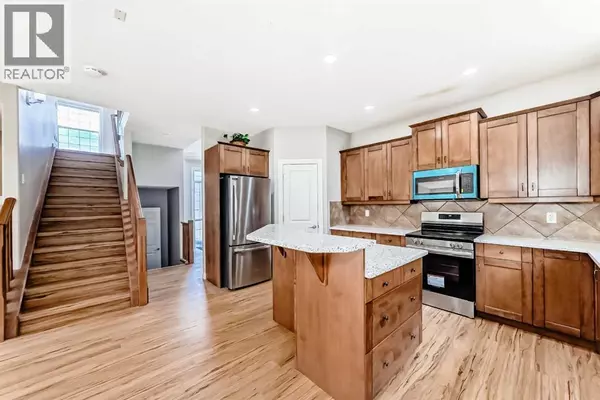 Calgary, AB T3K6L3,28 Covepark Mews NE