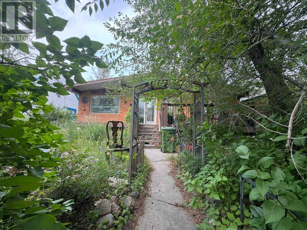1526 33 Avenue SW, Calgary, AB T2T1Y3