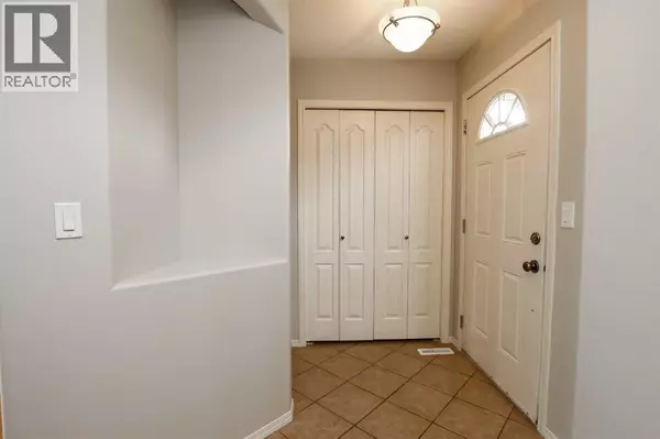Red Deer, AB T4R3H6,60 Dentoom Close