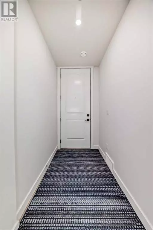 Calgary, AB t3c2z7,5, 3404 8 Avenue SW