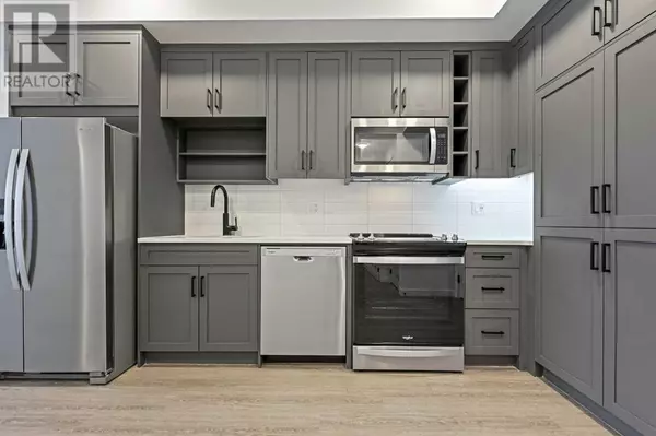Calgary, AB T3B6P6,506, 3932 University Avenue NW