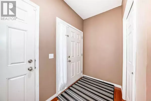 Calgary, AB T3J0C3,148 Saddlecrest Gardens NE