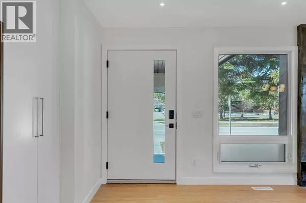 Calgary, AB T2W2C9,10704 Oakfield Drive SW