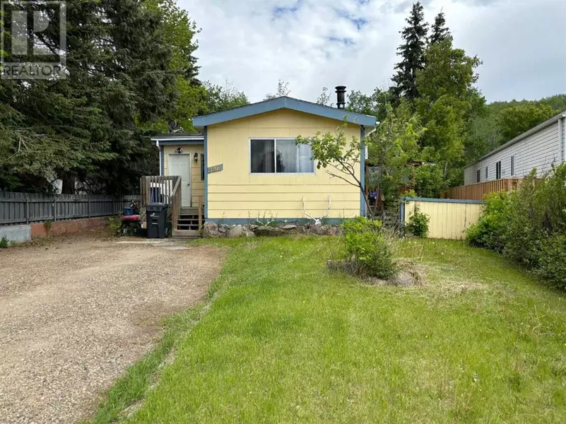 9913 80 Avenue, Peace River, AB T8S1A9