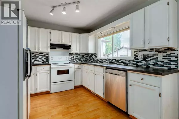 Airdrie, AB T4A1Y4,228 Marquis Place SE