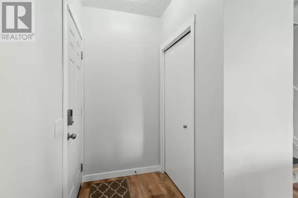 Calgary, AB T3K1J4,40 Bergen Place NW