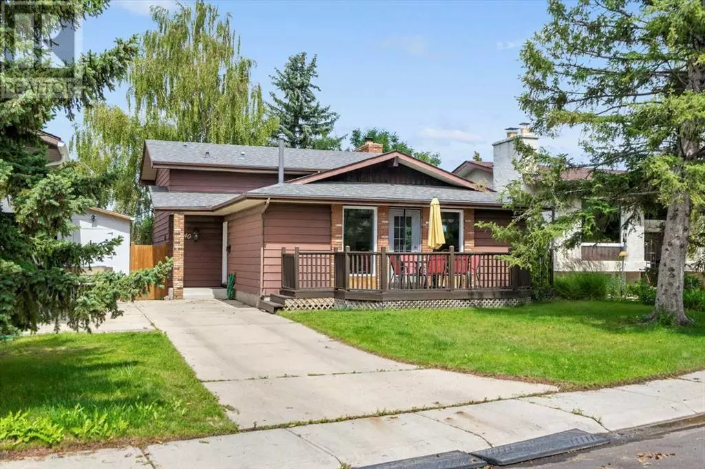 Calgary, AB T3K1J4,40 Bergen Place NW