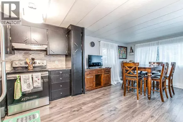 Medicine Hat, AB T1B1C8,4, 2460 Southview Drive SE