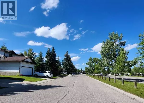Calgary, AB T2W4L7,59 Woodmont Way SW