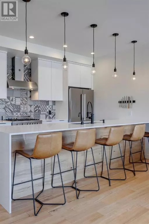 Calgary, AB T2N0B6,2141 1 Avenue NW