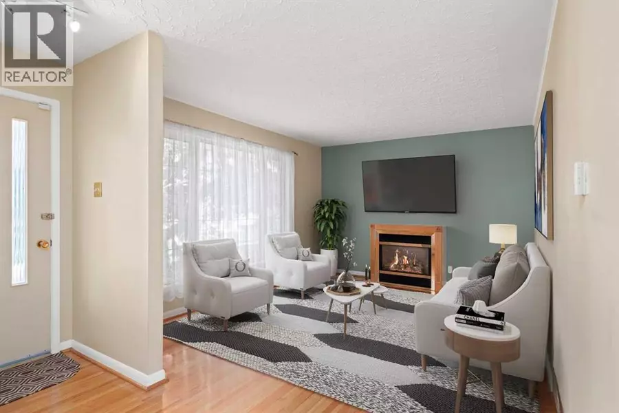 811 Seattle Drive SW, Calgary, AB T2W0M9