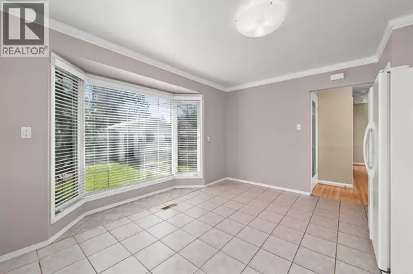 Calgary, AB T2W0M9,811 Seattle Drive SW