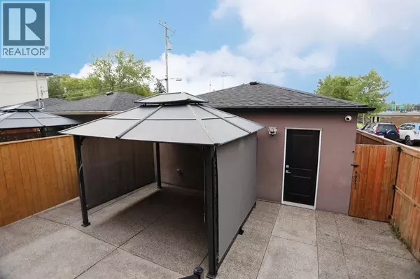 Calgary, AB T2M0W7,1433 18 Avenue NW