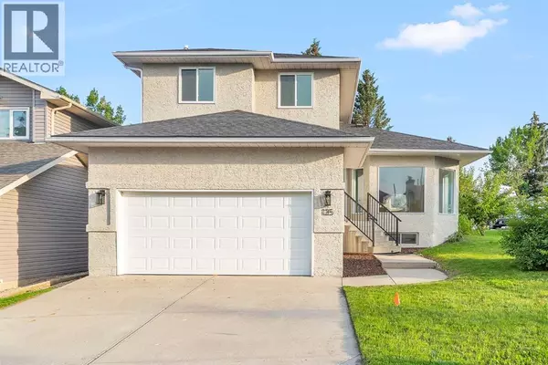 135 Sandringham Road NW, Calgary, AB T3K3Y5