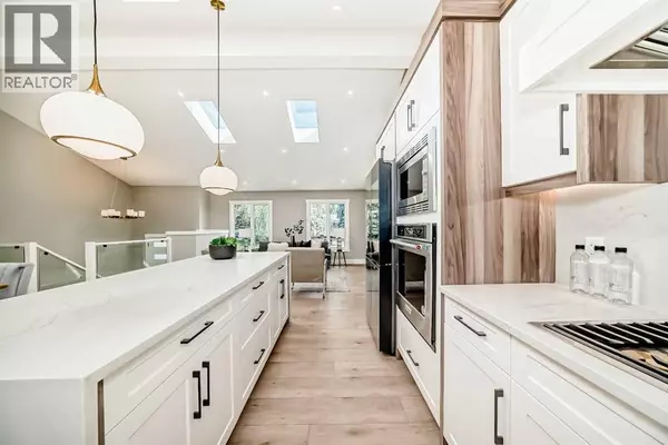 Calgary, AB T2J2K8,927 120 Avenue SE