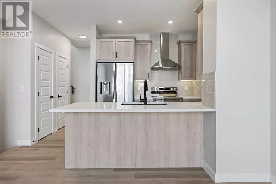 2194 Bayview Drive SW, Airdrie, AB T4B5N4