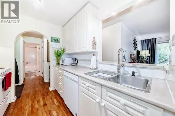 Calgary, AB T2V4Z8,101, 727 56 Avenue