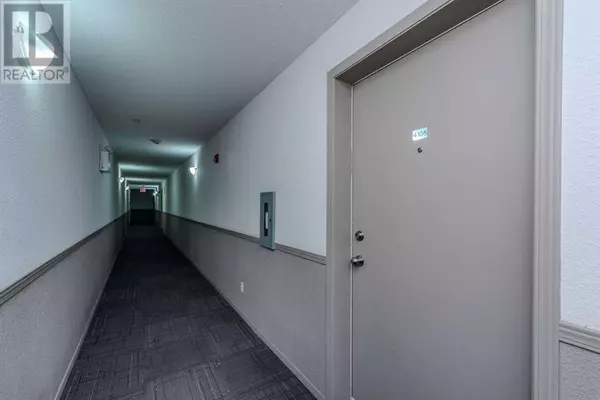 Calgary, AB T2Z0B4,4105, 10 Prestwick Bay SE