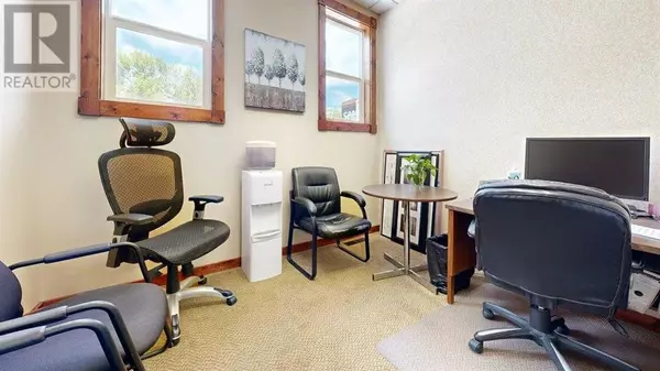 Lethbridge, AB T1J2T7,309 6 Street S