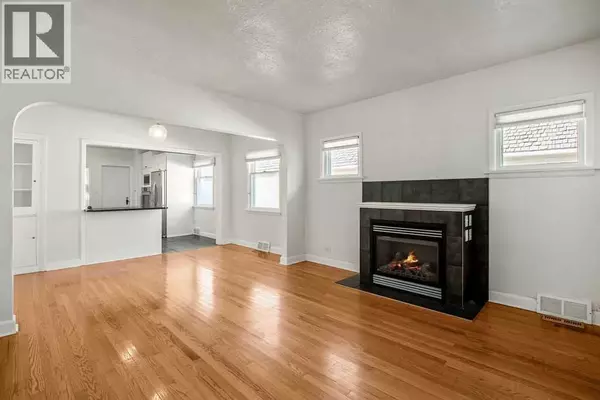 Calgary, AB T2M1N4,453 22 Avenue NW