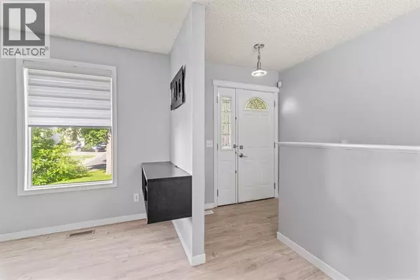 Calgary, AB T1Y3G4,132 Whitehill Place NE