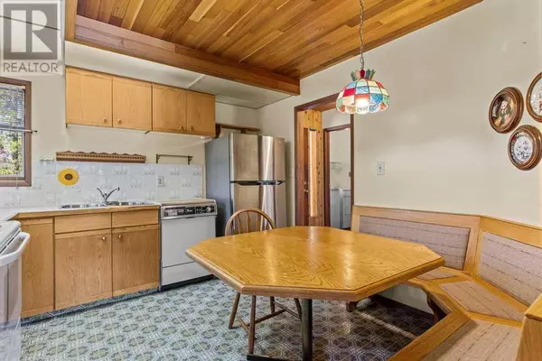 Canmore, AB T1W1T8,1226 16 Street