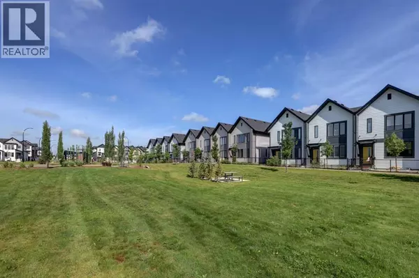 Airdrie, AB T4B5J3,137 South Point Greenway SW