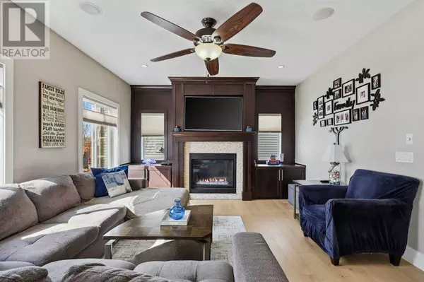 Airdrie, AB T4B3K4,913 Canoe Green SW