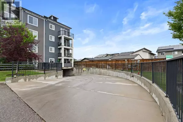 Calgary, AB T2Z5C9,4414, 99 Copperstone Park SE