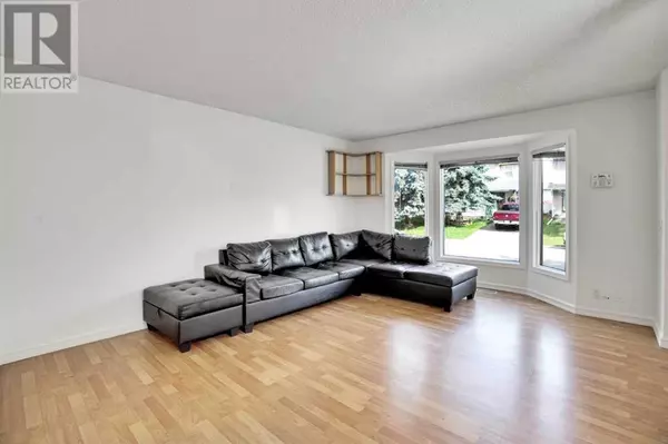 Calgary, AB T2B2W8,18 Erin Ridge Road SE