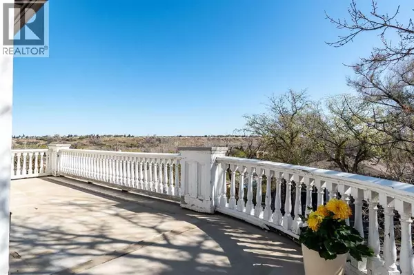 Medicine Hat, AB T1A0G2,106 3 Street SE
