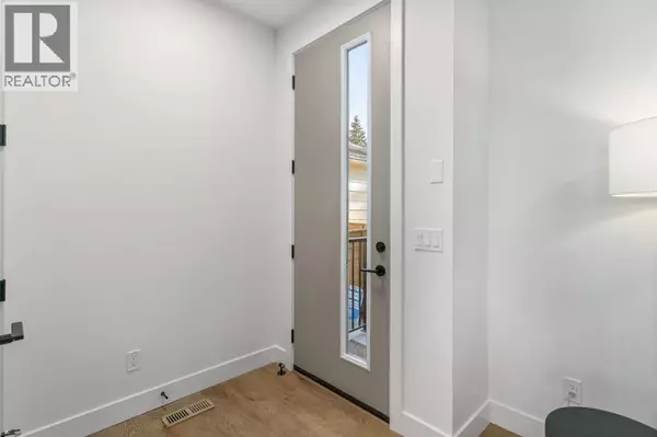 Calgary, AB T2T1E8,8, 2220 26 Avenue SW