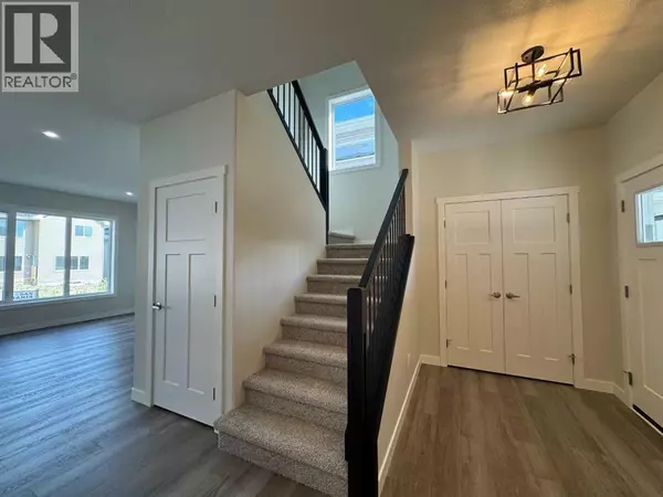 Red Deer, AB T4P3G8,49 Emmett Crescent