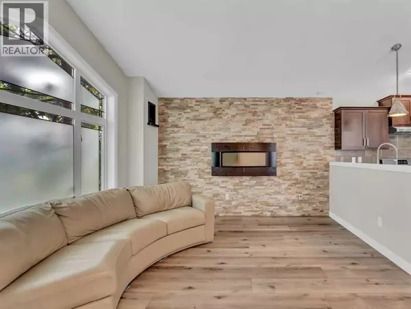 Medicine Hat, AB T1B0H2,350 Somerset Row SE