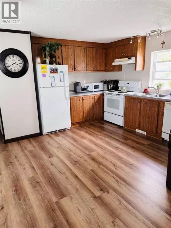 Carstairs, AB T0M0N0,62 Highfield