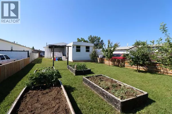 4818 63A ave, Taber, AB T1G1J4