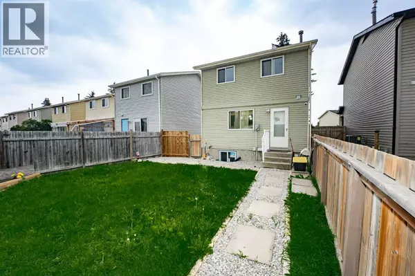 Calgary, AB T2B2W2,25 Erin Ridge Road SE