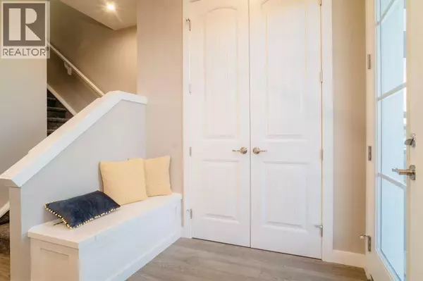 Airdrie, AB T4B0R7,237 Cobblestone Gate SW