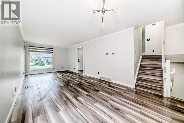 Calgary, AB T3K2B8,55 Bernard Place NW
