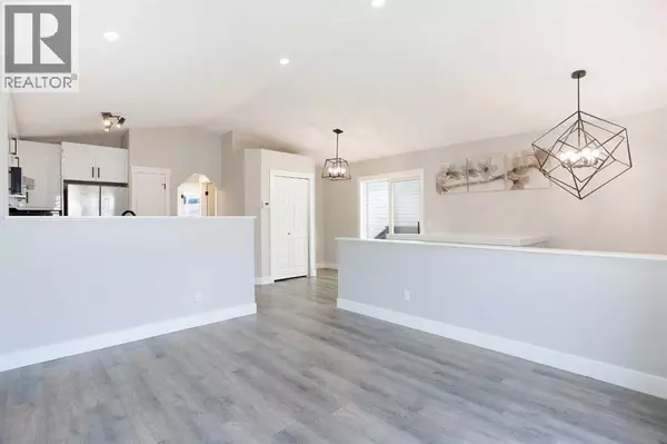 Calgary, AB T3J3M8,125 Martinpark Way NE