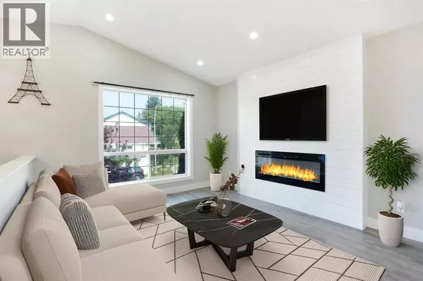 Calgary, AB T3J3M8,125 Martinpark Way NE